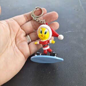 VINTAGE WARNER BROS. LOONEY TUNES TWEETY BIRD SKATING IN SANTA SUIT KEYCHAIN